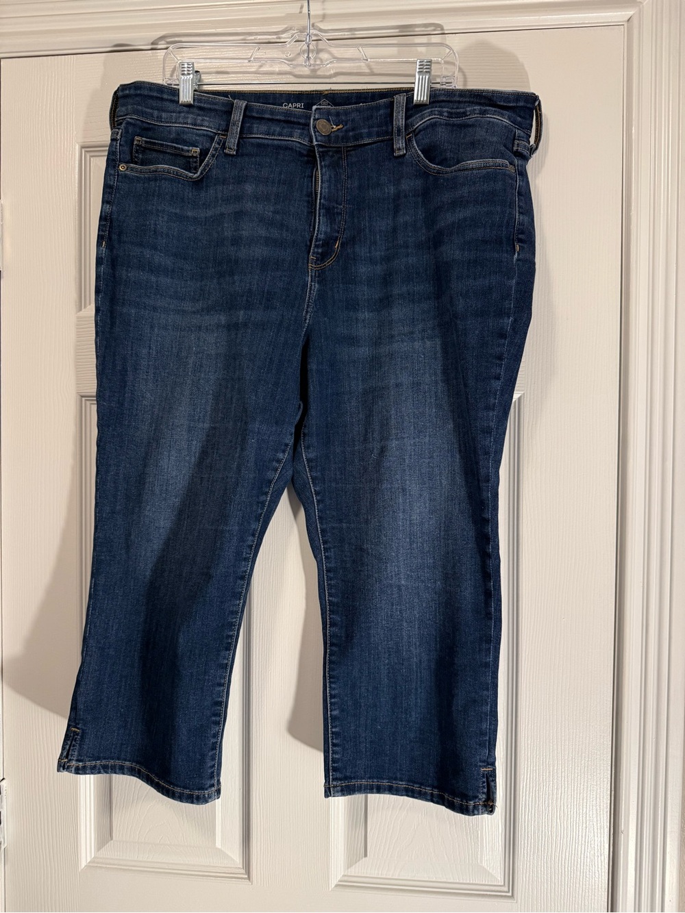St. John's Bay Dark Blue Cropped Capri Jeans